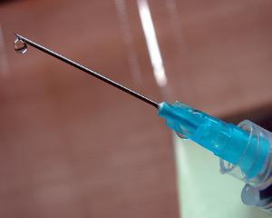 Mit: vaccinul provoaca gripa si autism