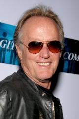 Peter Fonda a gasit un cadavru intr-o masina