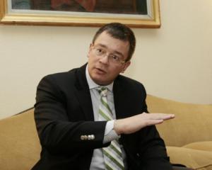 FT: Reformarea sistemului politic si juridic, acesta este testul pentru noul Guvern al Romaniei
