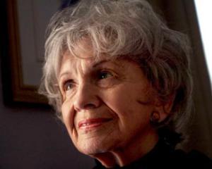 Alice Munro este castigatoarea premiului Nobel pentru Literatura