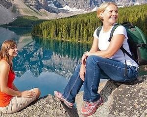 Economia Canadei intra intr-un con de umbra