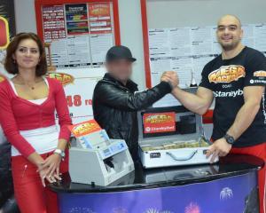 Mai bogat cu 56.000 de euro, de Sarbatori