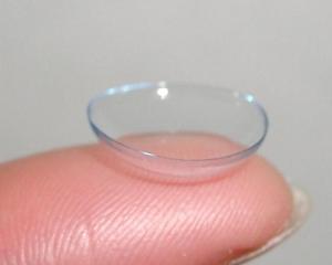 In curand, lentilele de contact pe modelul "Google Glass"