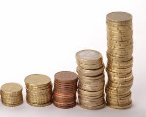 Studiu: Persoanele cu varsta de pana la 40 de ani incep sa economiseasca tot mai mult