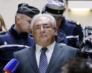 DSK revine: Strauss-Kahn a inaugurat o banca in Sudanul de Sud
