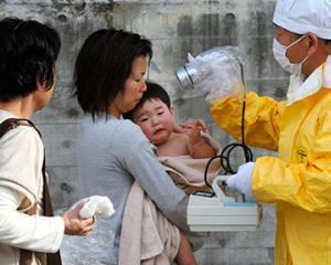 Au aparut primele cazuri de cancer de tiroida, in urma radiatiilor de la Fukushima