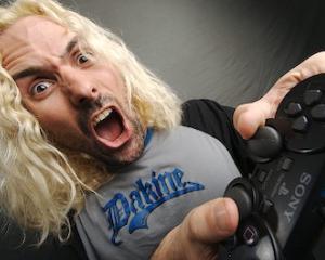 Intel: Gamerul roman - tanar sociabil, nocturn, plin de abilitati