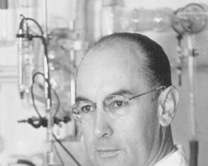 16 aprilie 1943: s-a descoperit efectul halucinogen al LSD-ului