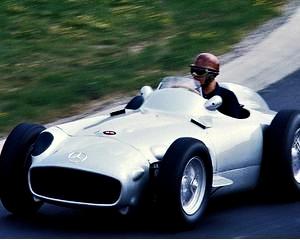Cea mai scumpa masina vanduta vreodata la o licitatie: Mercedes-Benz W196 din 1954. Suma: 26,4 milioane dolari