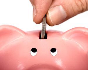 Economiile romanilor au crescut peste inflatie, in acest ultim an, pana la 79,2 miliarde de lei