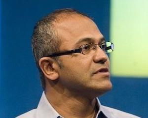 Doi directori importanti parasesc Microsoft