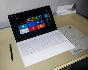 Sony lanseaza VAIO Tap 11 si VAIO Fit multi-flip PC