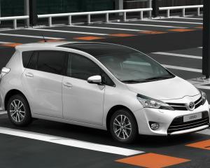 Toyota a construit un motor cu ardere interna care genereaza electricitate