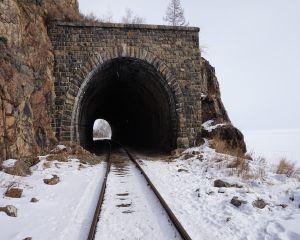 Viscolul ingreuneaza traficul feroviar. Ce trenuri sunt anulate astazi