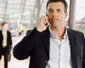 Cate miliarde de minute mai vorbesc romanii la telefon
