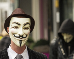 Anonymous lucreaza la un chat fara Internet sau telefon