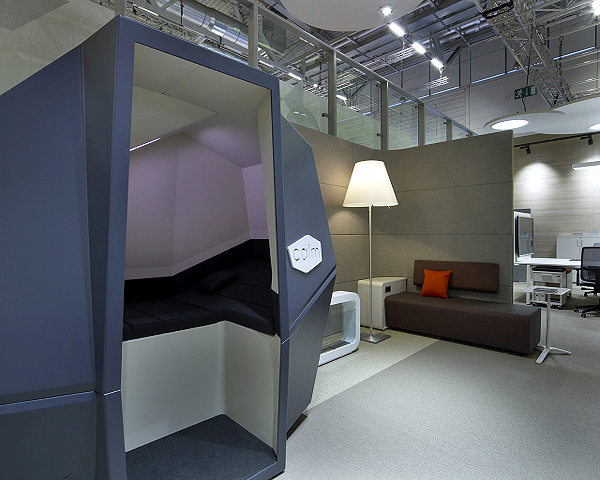 Biroul viitorului poate avea o cabina pentru siesta