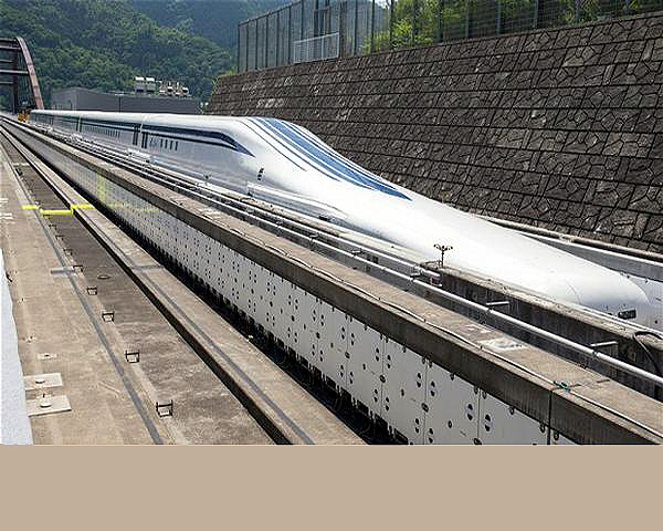 Noul TGV japonez "zboara" cu 500 km/h