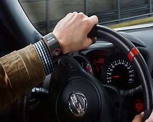 Cu ceasul inteligent Nismo, Nissan conecteaza soferul cu masina