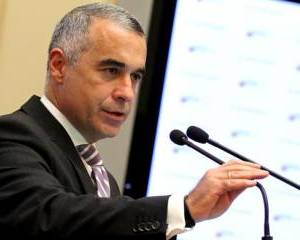 Calin Georgescu (CNDD): Nu ne confruntam cu o criza financiara. Omenirea se confrunta cu o criza uriasa de incredere in banci si politicieni