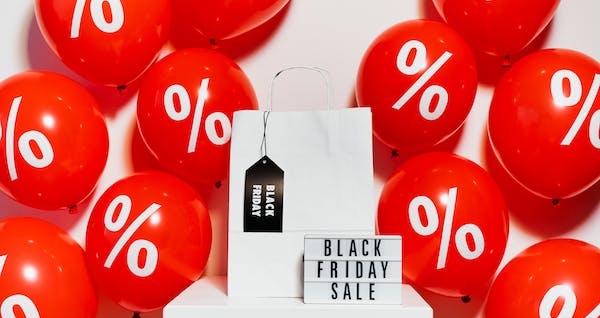 8 sfaturi pentru a cumpara avantajos de Black Friday 2023