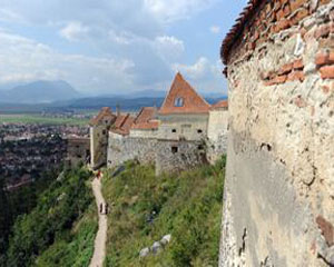 In planul apropiat, reabilitarea Cetatii Rasnov 