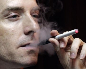 Philip Morris a dat in judecata o companie de tigari electronice