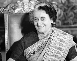 12 iunie 1975: Indira Gandhi este acuzata de fraudarea alegerilor