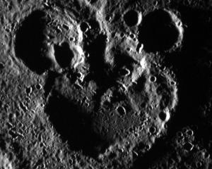 NASA a captat silueta lui Mickey Mouse pe suprafata planetei Mercur