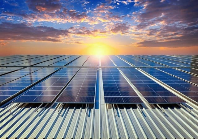 Moment istoric pentru tara noastra: se construieste prima fabrica de panouri fotovoltaice din Romania