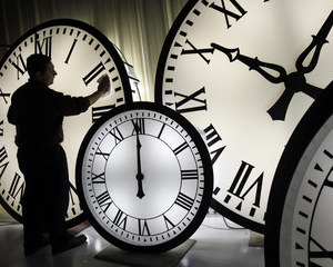 Bate ceas de restaurare la Muzeul Ceasului din Ploiesti