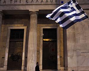 Vin bani pentru salvarea Greciei: 25 de miliarde euro pentru recapitalizarea bancilor