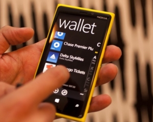 Nokia Lumia 920 va costa mai mult decat Samsung Galaxy S3
