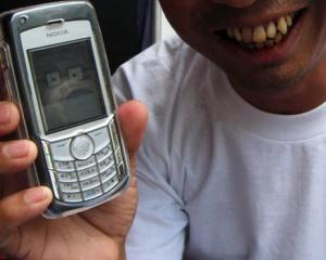 Vodafone si China Mobile vor sa cucereasca piata de telefonie mobila din Myanmar