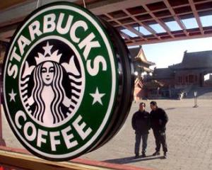 Chinezii ocupa cafenelele Starbucks cu pachetele aduse de acasa