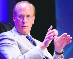 Legendarul investitor Larry Fink, seful BlackRock, si-ar baga toti banii in actiuni