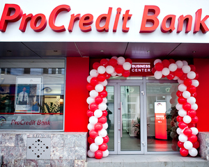 ProCredit Bank are carduri in euro