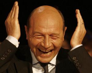 Ion Iliescu: Basescu e autist, se face ca nu aude