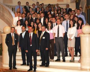 Ernst & Young Romania a angajat 67 de noi absolventi