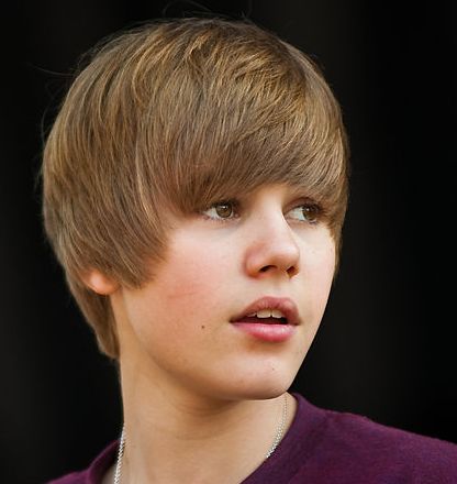 Justin Bieber vrea sa ajute orfanii din Romania. Pentru ca este deja o moda