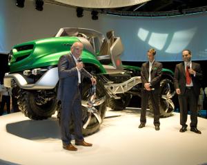 Mercedes-Benz marcheaza 60 de ani de existenta a camionului Unimog cu un concept special