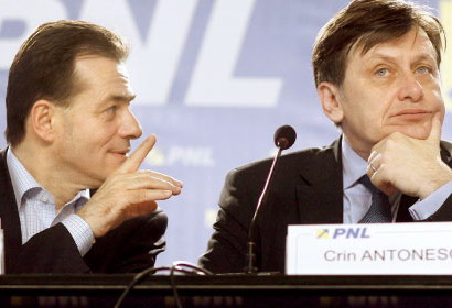 Cum au ajuns PSD si PNL sa-l asculte pe Basescu...