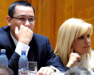 Elena Udrea: Antonescu si Ponta sunt rumegatori de vorbe goale, tupeisti, superficiali si prosti