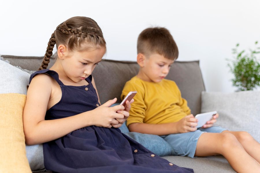 Prima tara care va interzice accesul copiilor sub 16 ani pe social media. Ce temeri starneste legea, dupa o testare indelungata