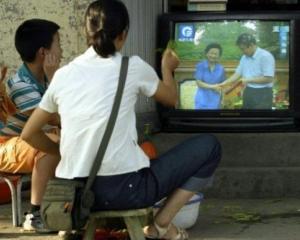 Chinezii vor vedea numai rosu in fata ochilor, cand se vor uita la TV