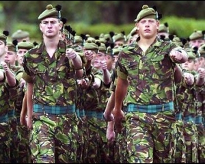 Armata britanica ar putea fi redusa cu 19.000 de soldati