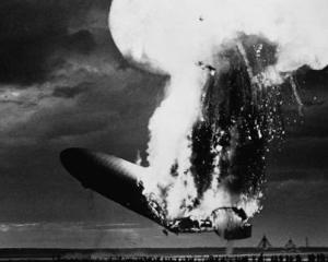 ANALIZA: S-au implinit 75 de ani de la dezastrul care a pus punct brusc erei zeppelinelor