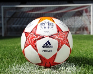 Adidas a pregatit mingea finalei UEFA Champions League 