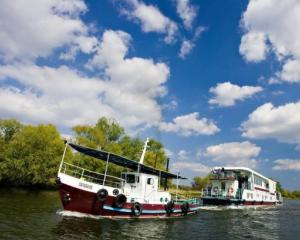 Guvernul vrea sa amenajeze cursul Dunarii cu microdelte pentru pescuit si turism