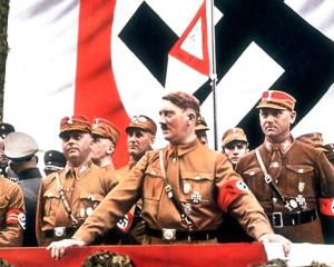 Cum ar fi daca Adolf Hitler s-ar intoarce in Germania?